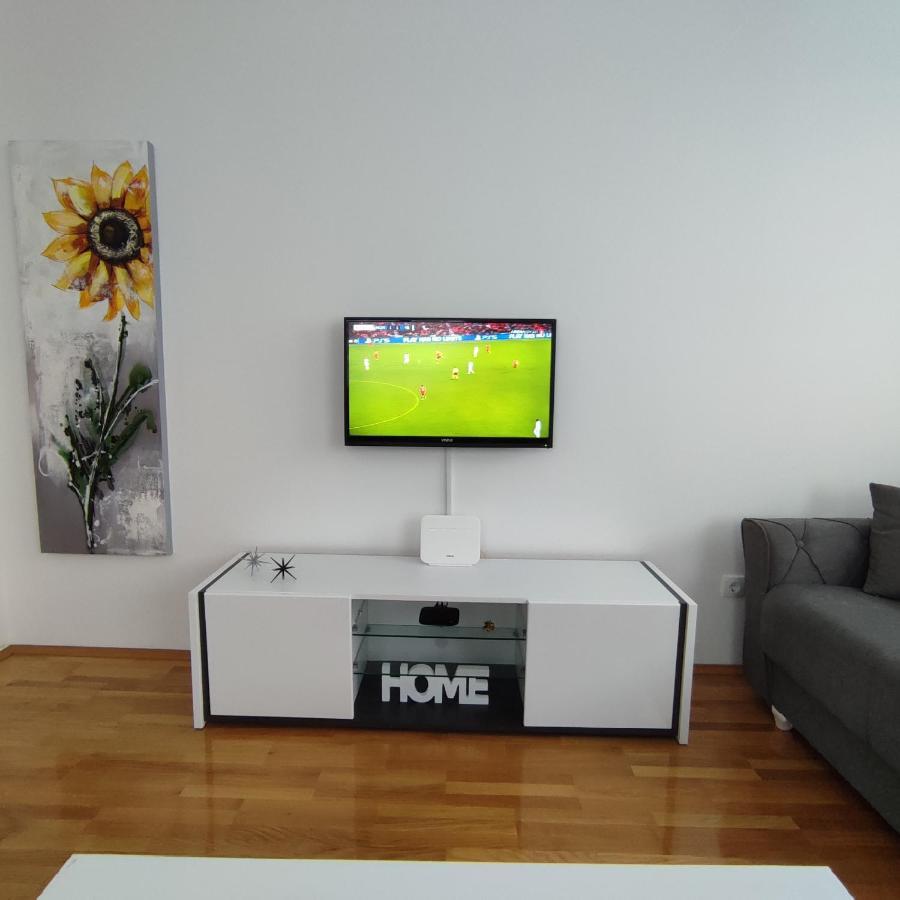 Stan Na Dan Bijeljina Niki Garaza,Wifi Apartment Екстериор снимка